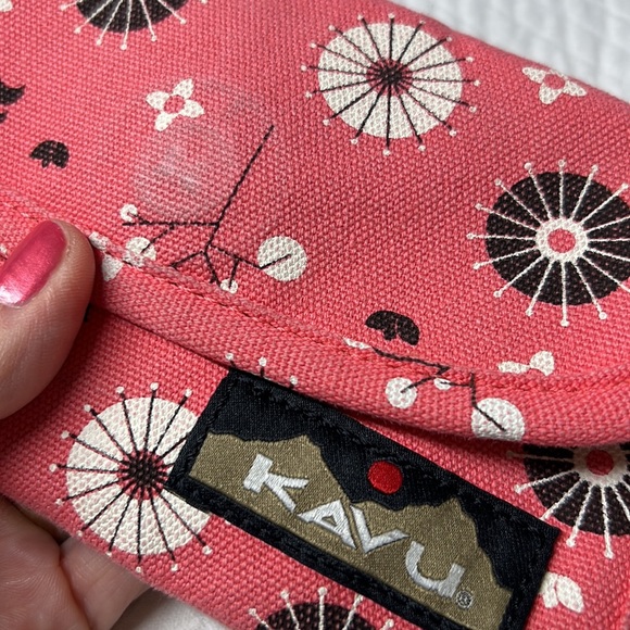 ⭐️🌸Kavu pink floral cotton wallet checkbook holder - Picture 3 of 6